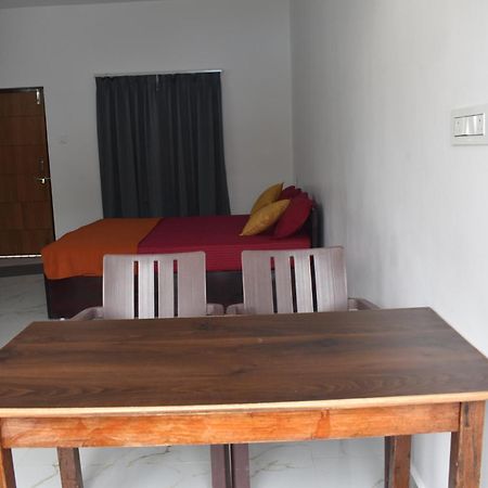 Gundappa Cafe Gokarna Kudle Beach Экстерьер фото