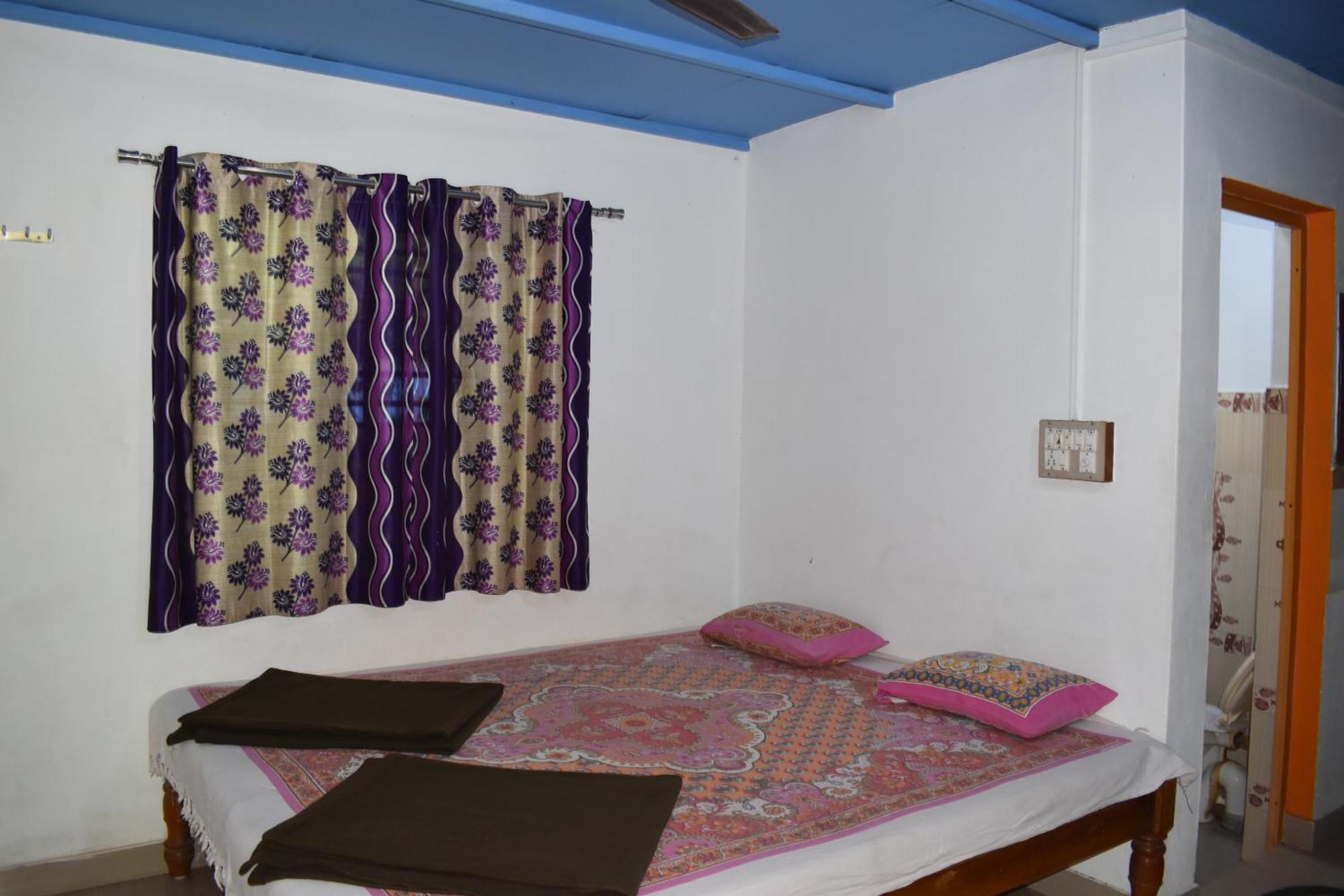 Gundappa Cafe Gokarna Kudle Beach Экстерьер фото